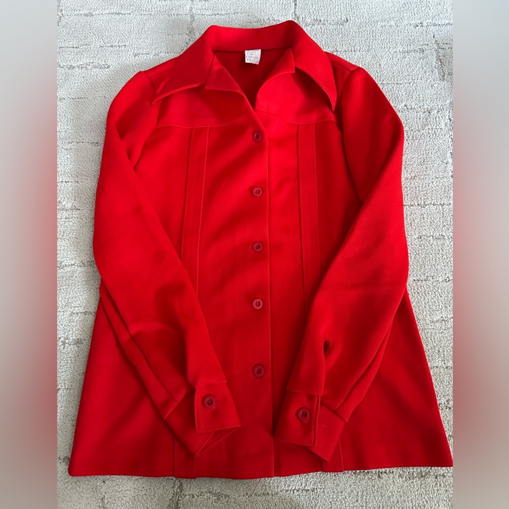 Vintage Women's Red Button-Up Top